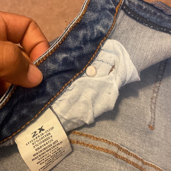 Preowned. Excellent condition - Picture 5 of 5